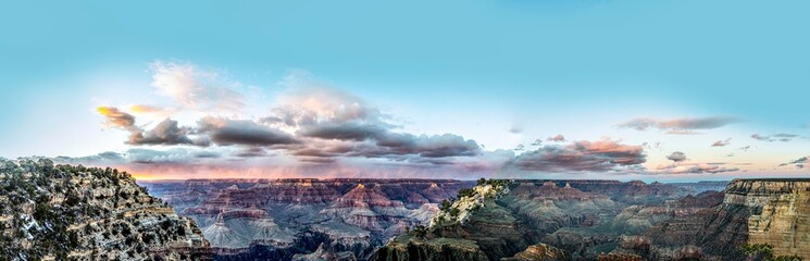Fototapeta na wymiar panorama of grand canyon at south rimin sunset
