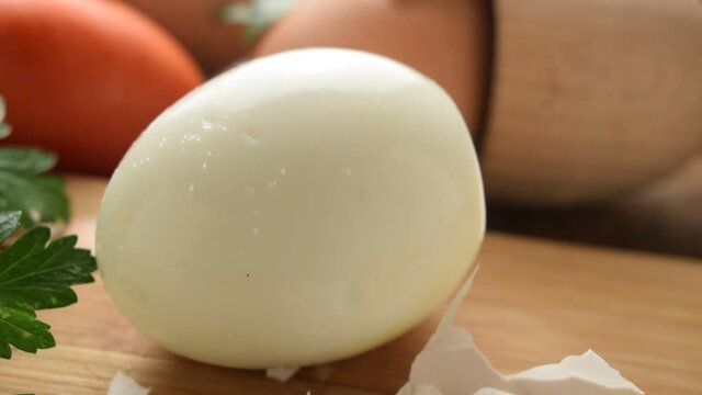 Uovo sodo ft0208_0557 Keitetty kananmuna Boiled egg