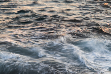 slow shutter speed,  blur waves in the sea