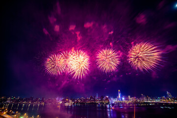 Fototapeta premium Dadaocheng Valentine's Day Fireworks Show 2020 in Taipei, Taiwan