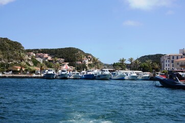 Fototapeta premium Corse: Tour en bateau dans les eaux autour du fort de Bonifacio