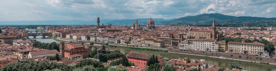 Fototapeta na wymiar Panoramic view of Florence with Old Palace and Cathedral