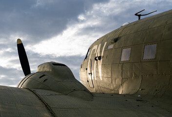 Douglas C-47 Skytrain (DC-3)