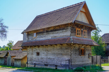 Fototapeta na wymiar A traditional house built in oak wood-Lonjsko polje 