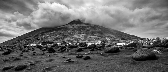 Stromboli black beach © Roland