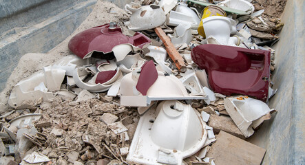 Bauschutt in einem Container