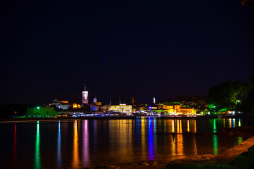 Fototapeta na wymiar Lichtermeer am Hafen bei Nacht