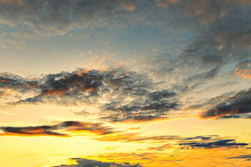 Naklejka na ściany i meble Clouds in Sunset