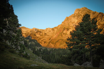 Paysage des Pyrénées au Le lac du laurenti en ariège