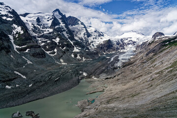 Hochgebirgslandschaft  am Großglockner mit den Bergen der Glocknergruppe und der Pasterze, Nationalpark Hohe Tauern, Osttirol und Kärnten, Österreich