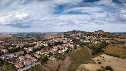 Italia, agosto 2020 : vista panoramica del paese di Tavullia in provincia di Pesaro e Urbino nella regione Marche
