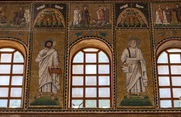 Obraz premium Mosaics on the side wall in Basilica of St Apollinare Nuovo in Ravenna, Italy