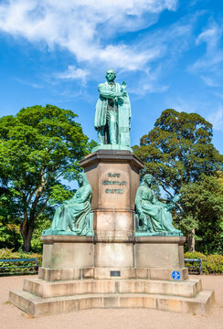 Statue of the Danish physicist and chemist Hans Christian &Oslash;rsted, in &Oslash;rstedsparken, public park in central Copenhagen, Denmark.