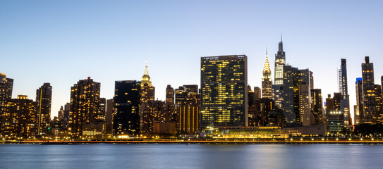 Fototapeta na wymiar Empire State and Chrysler Buildings in the Manhattan Skyline at night