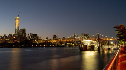 Fototapeta na wymiar View of the Queensboro Bridge into Manhattan at Dusk 
