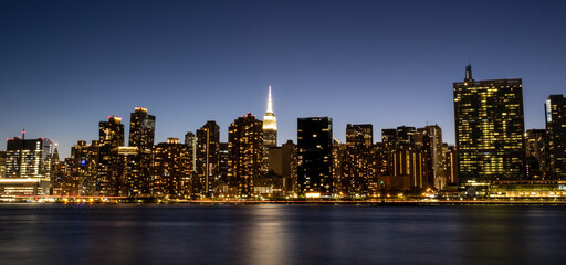 Fototapeta na wymiar Manhattan Skyline Panorama at Dusk
