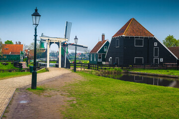 Fototapeta na wymiar Cozy rural touristic village Zaanse Schans near Amsterdam, Netherlands, Europe