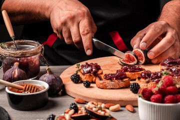 Figs, caramelized onion and goat cheese snack for wine