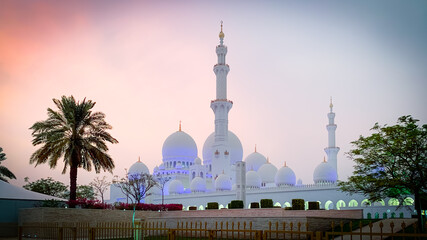 Beautiful and Famous Mosque in United Arab Emirates.