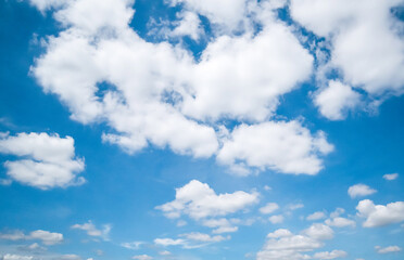 Fototapeta na wymiar clear blue sky background,clouds with background.