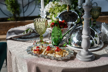 Beautiful luxury catering, ready for dinner and the party.