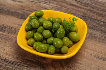 Green Campo Real olives in the bowl