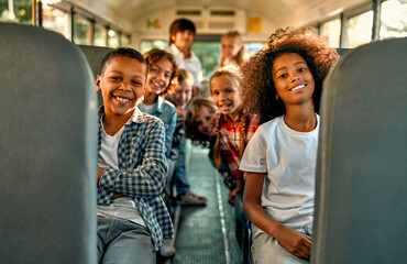 Fototapeta Children in school bus obraz