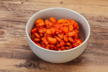 Baked kidney with tomato and pepper