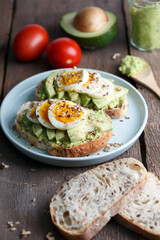 toast with avocado and egg
