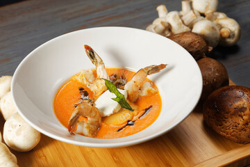 Shrimp cream with mushrooms and cream cheese.