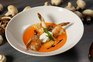 Shrimp cream with mushrooms and cream cheese.