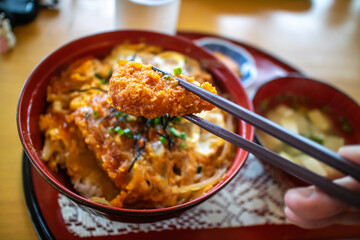 日本の丼物　カツ丼