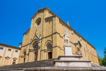 Obraz premium Tuscany - Italy: Arezzo Cathedral (Cattedrale di Ss. Donato e Pietro). It's a Roman Catholic cathedral in the city of Arezzo in Tuscany, Italy.