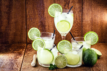 alcoholic drink based on lemon, ice with rum or cachaça. Known as caipirinha in Brazil or Mojito in Latin America.