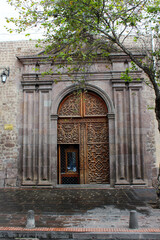 Quito street door
