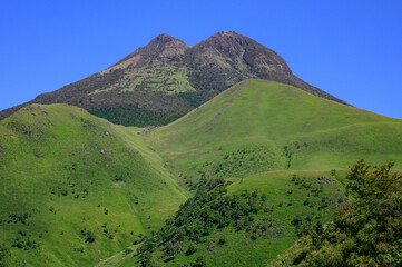 大分県由布院　緑の由布岳