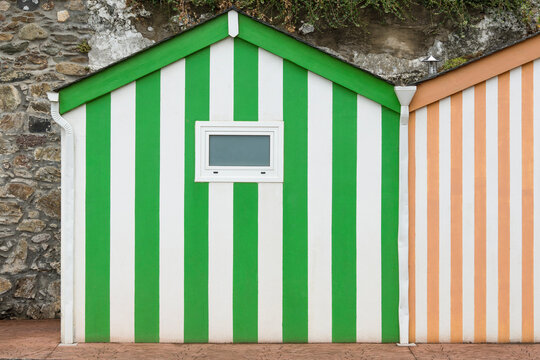 green striped bathroom boxes window