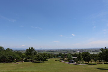空を背景に綺麗な景色