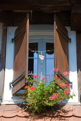 Pittoreskes Fenster in Hunspach, schönstes Dorf in Frankreich 2020