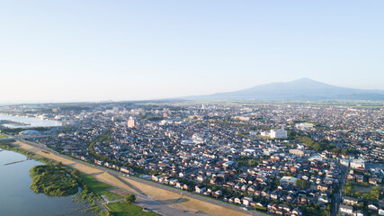 山形県酒田市の街並みの空撮