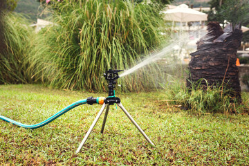 Automatic lawn irrigation system - intensive water spray - fan spray