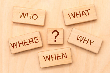 W-questions as basic for journalism printed on cubes