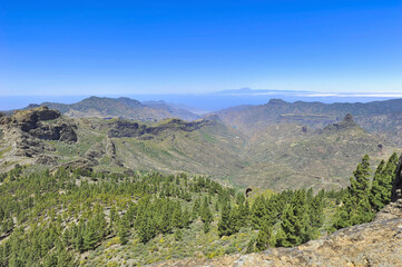 Día despejado en el Roque Nublo, Gran Canaria