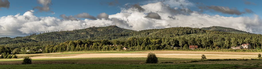 masyw Biskupiej Kopy w Złotych Górach w Górach Opawskich © Henryk Niestrój