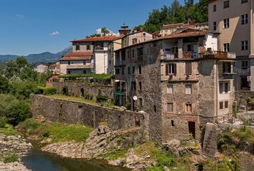 Fototapeta na wymiar Die Altstadt von Castelnuovo di Garfagnana in der Toskana in Italien 