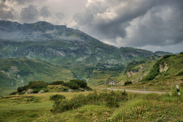 Obraz premium Berglandschaft am San Bernardinopass in der Schweiz 30.7.2020