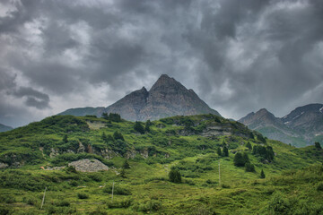 Fototapeta premium Schlechtes Wetter am San Bernardino Pass in der Schweiz 30.7.2020