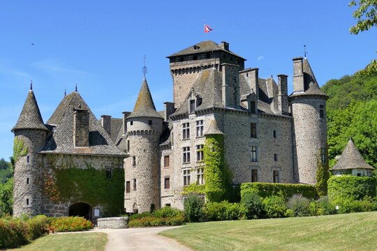 Le ch&acirc;teau de Pesteils
