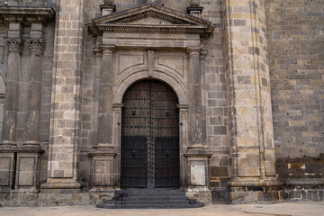 Fototapeta na wymiar Puerta de la Catedral de Guadalajara Jalisco.