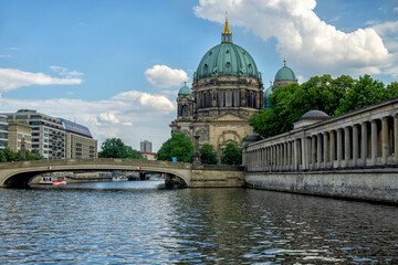 Fototapeta na wymiar Berlin Cathedral on the river Spree